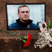 Навальний помер