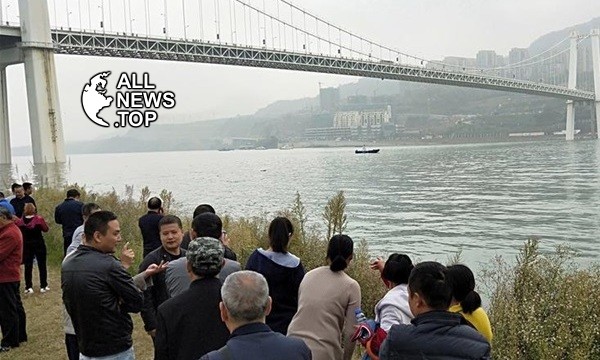 Китай. Автобус упал с моста. ALLNEWS.TOP Китай. Автобус упал с моста. ALLNEWS.TOP